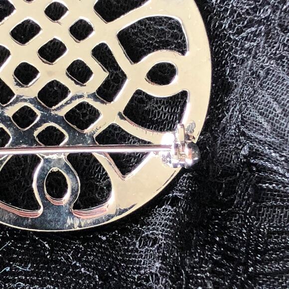 Celtic Brooch Open Knot Work Motif  Signed SOLVAR - Picture 7 of 7